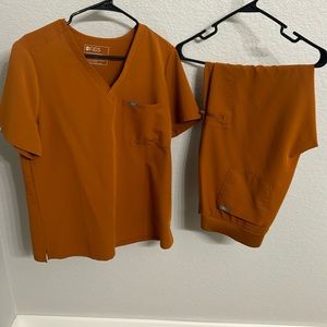 Figs Women’s Scrub Set